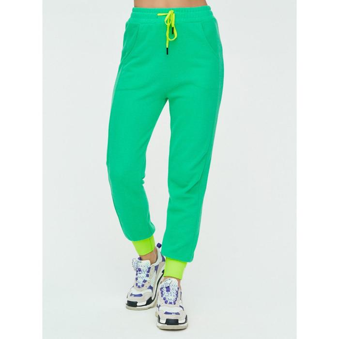 фото Спортивные брюки женские зеленого цвета, размер 50 mtforce