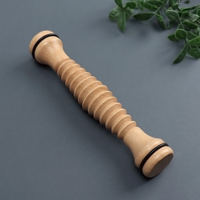 Массажёр «Скалка», универсальный, d 4 × 22 см, с резьбой, деревянный массажёр скалка универсальный 47 × 4 см деревянный
