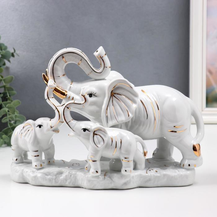 Сувенир керамика Белый слон со слонятами с золотом 18 см сувенир керамика белоснежный слон с золотом 17 см