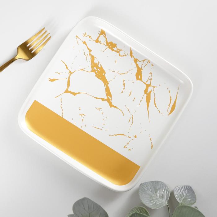 

Тарелка квадратная Gold, 21×21 см