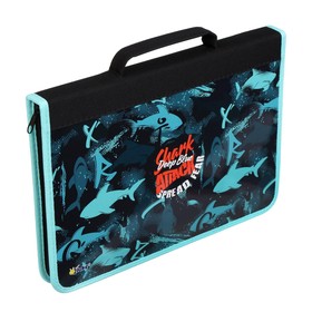 

Папка для труда, А4, с ручкой, молния вокруг, текстиль/ламинированный картон, 340 х 235 мм, «Оникс», ПТ-Р5, «Цветные акулы»
