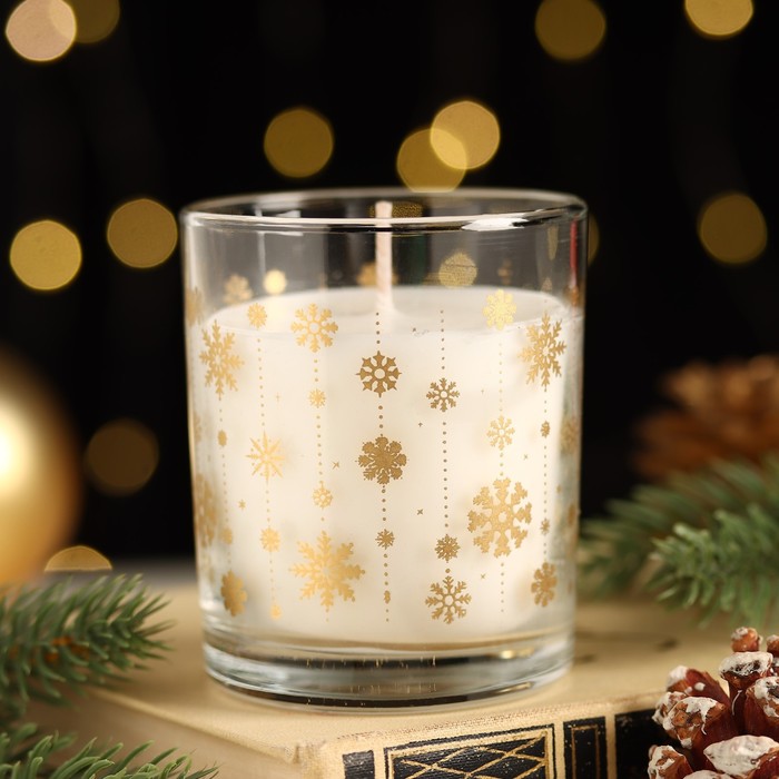 Ароматическая новогодняя свеча в стакане Зимний лес