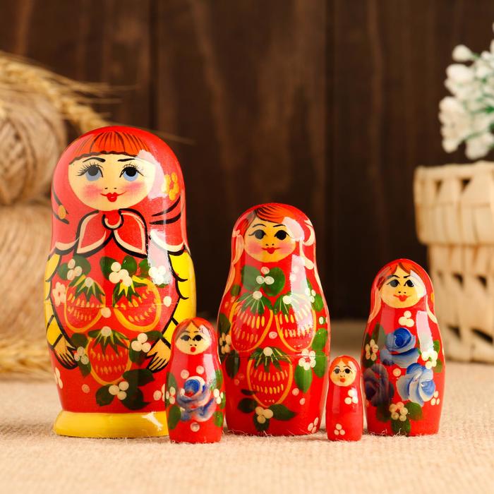 

Матрешка "Красный сарафан" 10-11 см, 5 кукольная, ручная работа