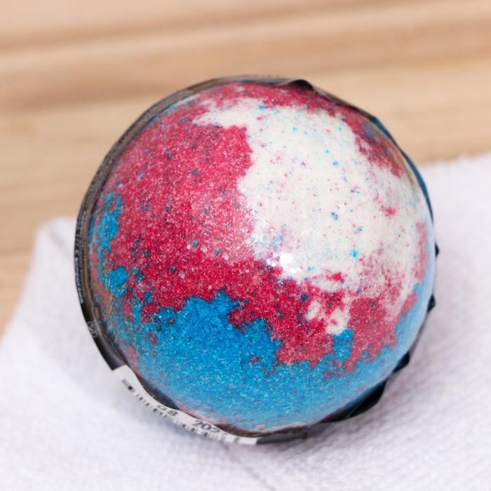 Бомбочка для ванн Fabrik Cosmetology «Планета Серебряный серфер», 120 г 7345122