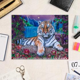 

Календарь квартальный, трио "Символ года-4" тиснение фольгой, 31х69 см, 2022 год