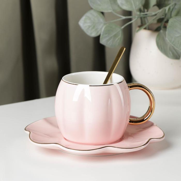 Чайная пара керамическая «Цветок», 3 предмета: чашка 240 мл, блюдце d=16 см, ложка, цвет розовый чайная пара керамическая листочек чашка 320 мл блюдце 25 5×16 см ложка цвет жёлтый