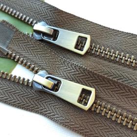 

Молния металлическая, с двумя замками №5ТТ, размер 75 см, цвет хаки