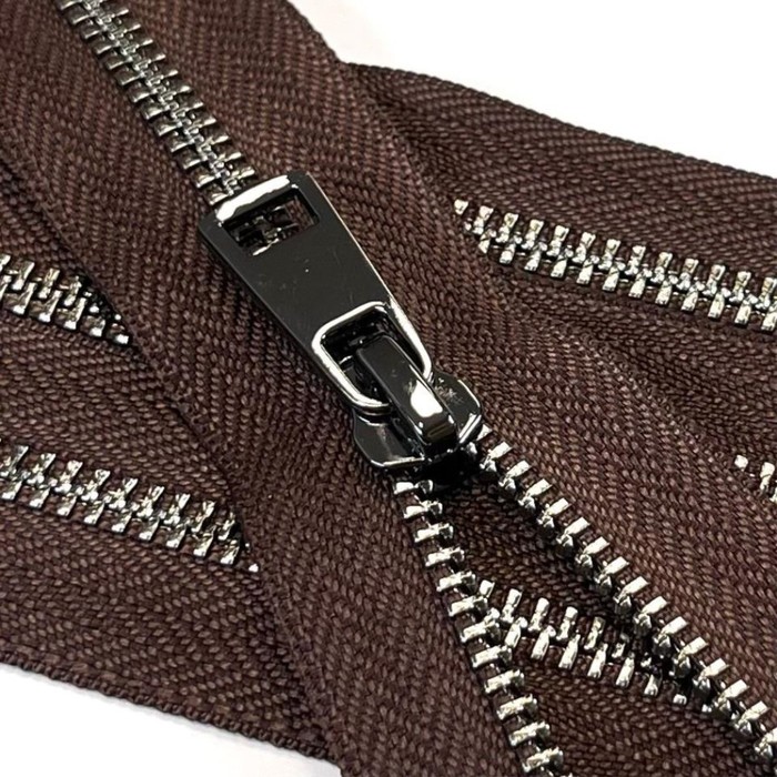 

Молния металлическая, с двумя замками №5ТТ, размер 75 см, цвет кофе