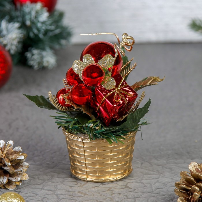 Композиция новогодняя в горшке &quot;Ягодки&quot;