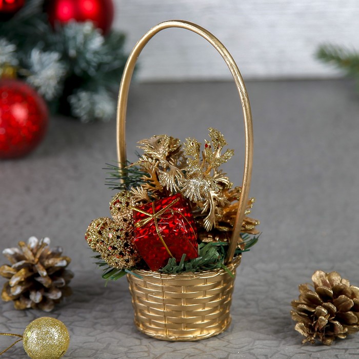 Композиция новогодняя в корзине &quot;Снежки&quot;