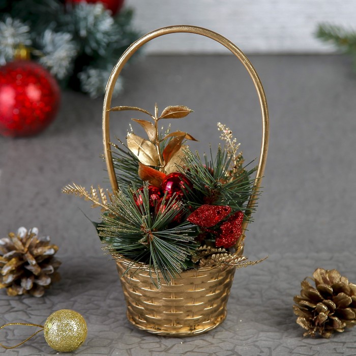 Композиция новогодняя в корзине &quot;Листочки&quot;
