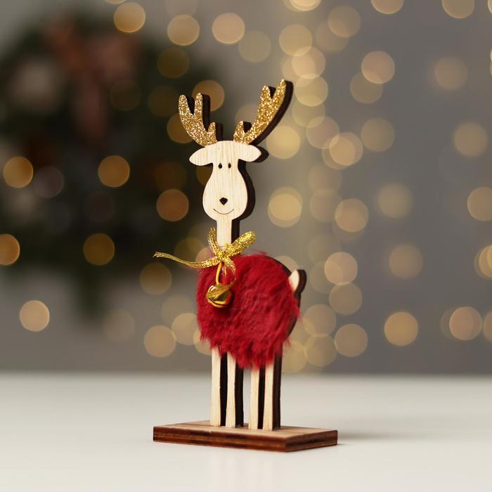 цена Новогодний декор «Олень с колокольчиком» 7×4×15,5 см, красный