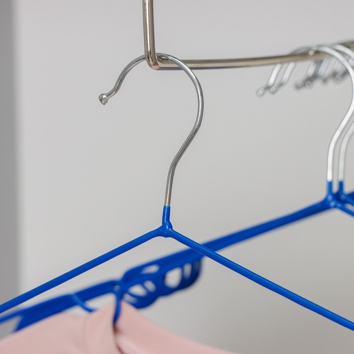фото Плечики-вешалки для одежды доляна, размер 40-44, антискользящее покрытие, цвет синий