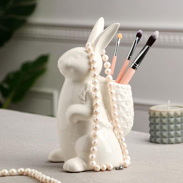 фото Сувенир-органайзер "кролик с рюкзаком", белый, керамика, 24 см керамика ручной работы