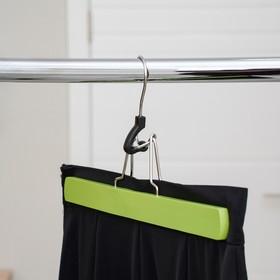 Вешалка деревянная для брюк и юбок SAVANNA «Тэри», 30×16×2 см, цвет зелёный