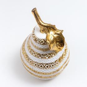 Сувенир полистоун "Белая груша с золотыми геометрическими узорами" 19,5х11,5х11,5 см от Сима-ленд