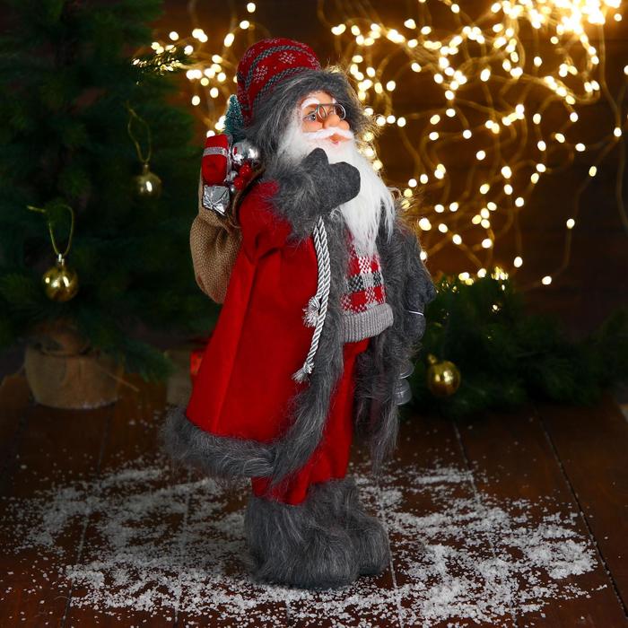 фото Дед мороз "в красном клетчатом свитере, с фонариком" 23х45 см зимнее волшебство