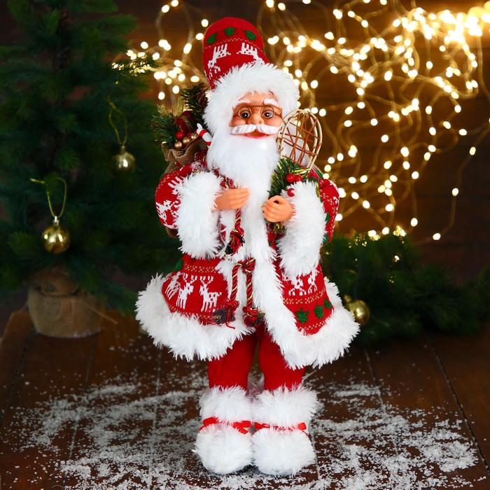 Дед Мороз В красной шубке, колпачке и с подарками 23х45 см игровые фигурки maxitoys дед мороз в длинной серебряной шубке с посохом и подарками 30 см