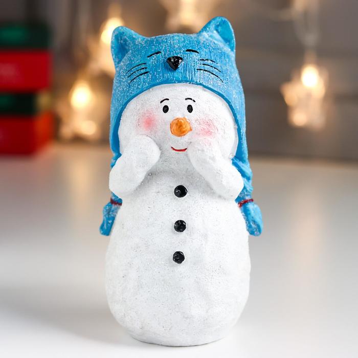 Сувенир полистоун Снеговичок в шапке-кота, восторженный 17,5х9х9,5 см
