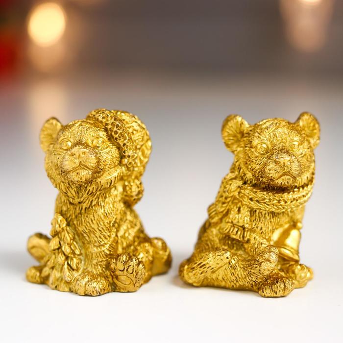 Сувенир полистоун Золотой тигрёнок в колпакешарфике с игрушками МИКС 4,2х3,5х3,5 см