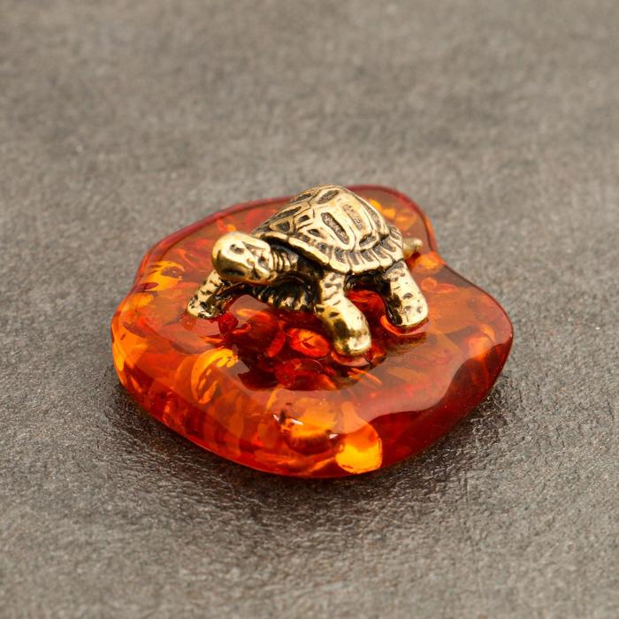 

Сувенир "Черепашка маленькая", латунь, янтарь, 0,9х1,7х2,7 см