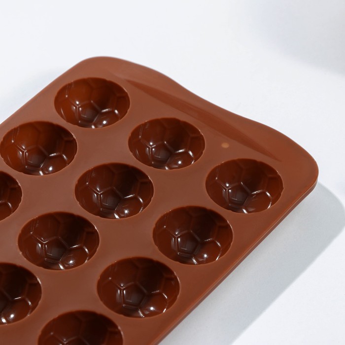 Форма для льда и кондитерских украшений Доляна «Мячики», 21×10,5×1,5 см, 18 ячеек, цвет шоколадный