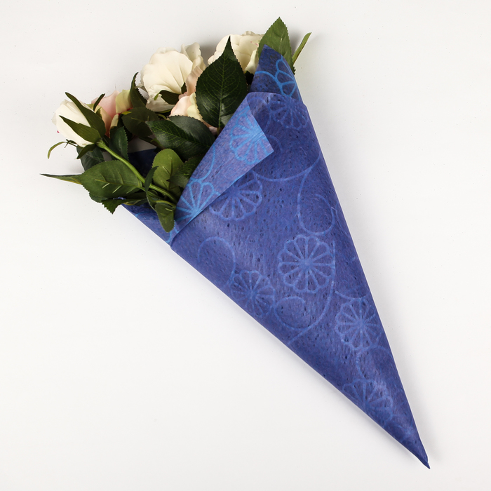 Флизелин "Ажурные цветы", фиолетовый, 50 х 70 см