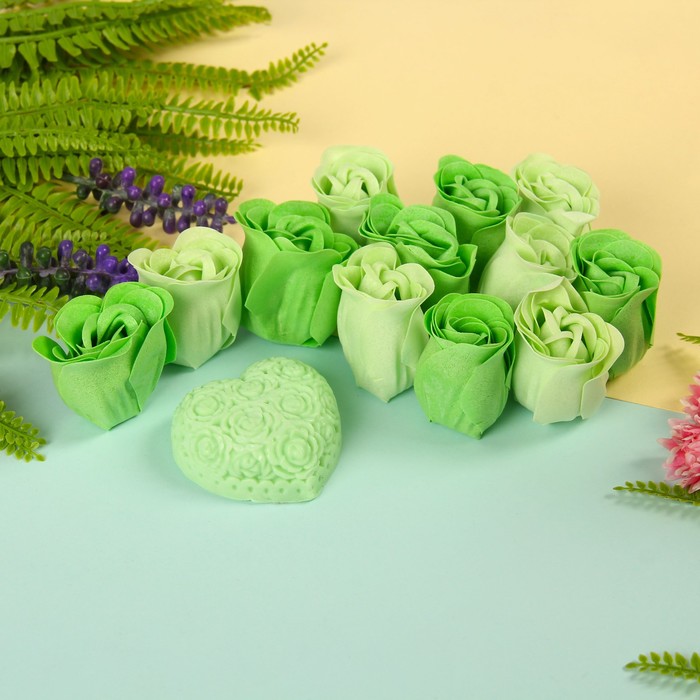 Набор подарочный "Цветение": мыльные лепестки (набор 12 шт), мыло сувенирное 60 гр, аромат алоэ