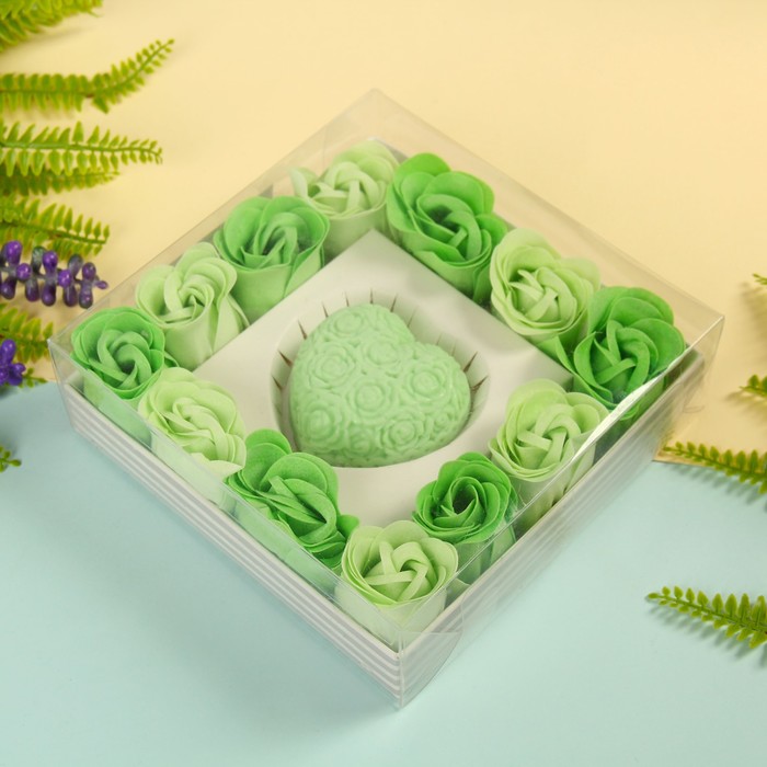 Набор подарочный "Цветение": мыльные лепестки (набор 12 шт), мыло сувенирное 60 гр, аромат алоэ