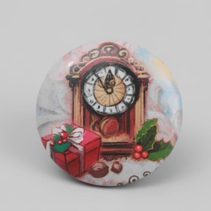 Игольница магнитная «Новогодние часы», d = 2,5 см, цвет разноцветный