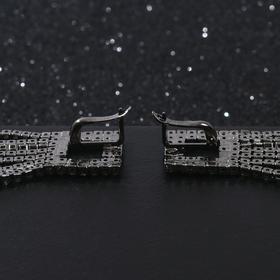 

Серьги висячие со стразами "Голливуд" ромб полый, цвет белый в сером металле