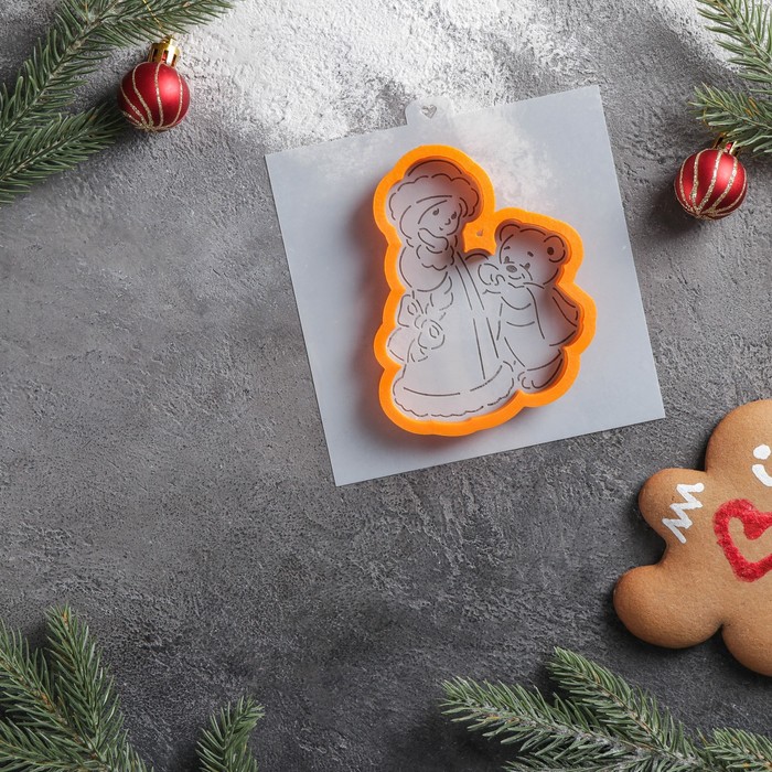 Форма для вырезания печенья и трафарет «Снегурочка с мишкой», 8,6×11 см, цвет оранжевый