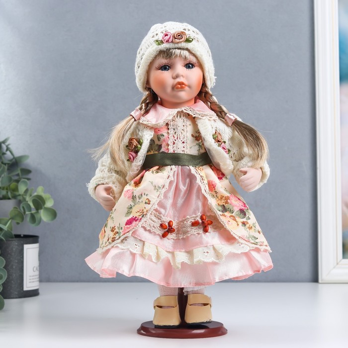 Кукла коллекционная керамика "Алёна в розовом платье и белой вязанной кофте" 30 см