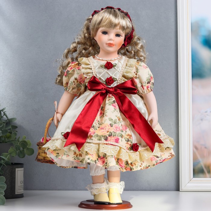 Кукла коллекционная керамика "Алла в платье с цветами, и бордовым бантом, с корзиной" 40 см  626094