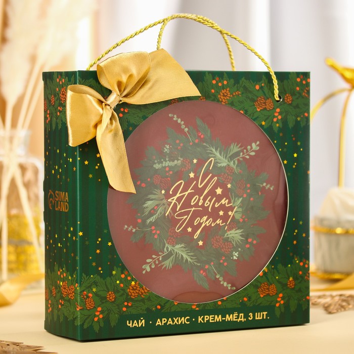 фото Подарочный набор «новогоднего настроения»: чай (20 г), арахис (100 г), крем-мед (3 шт*30 г) фабрика счастья