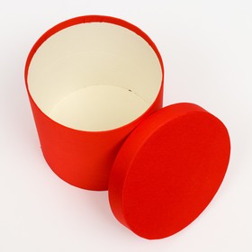 

Набор круглых коробок 3 в 1 "Красный текстиль", L.19.5x19, M.17.5x17, S.15.5x15 см