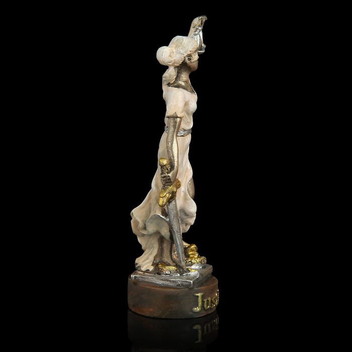 Сувенир "Фемида"