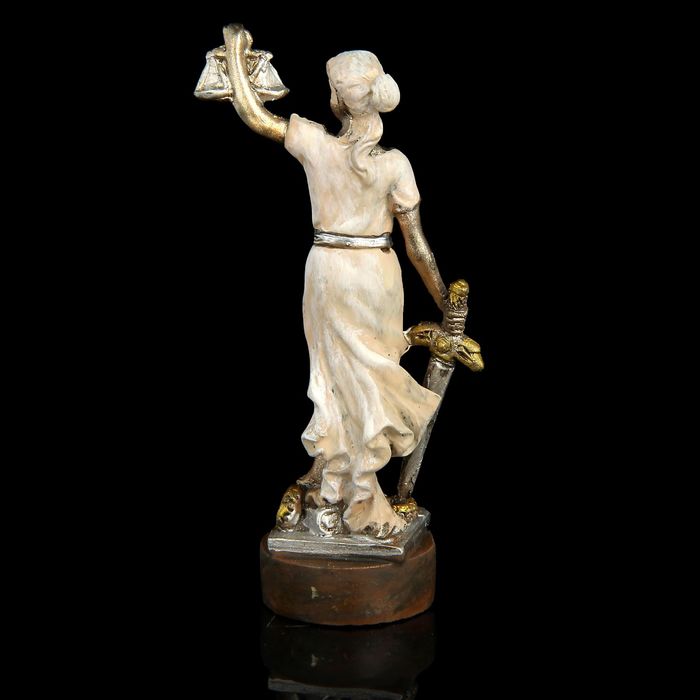 Сувенир "Фемида"