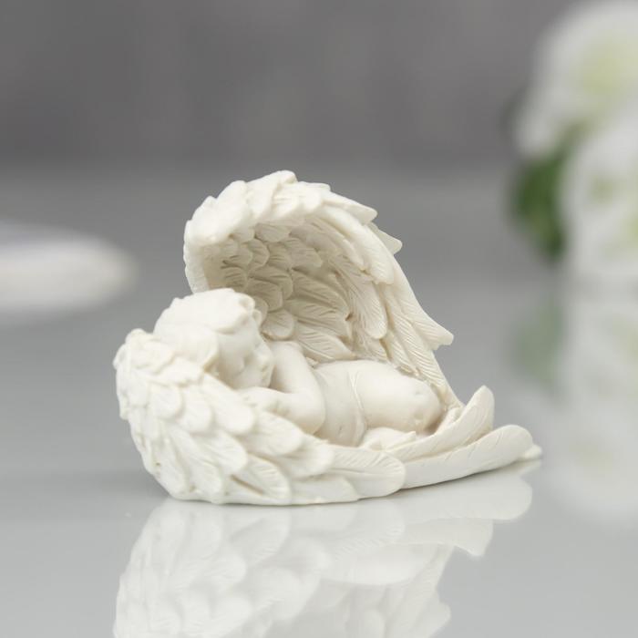 Сувенир "Белоснежный ангелочек, спящий в крыльях", МИКС