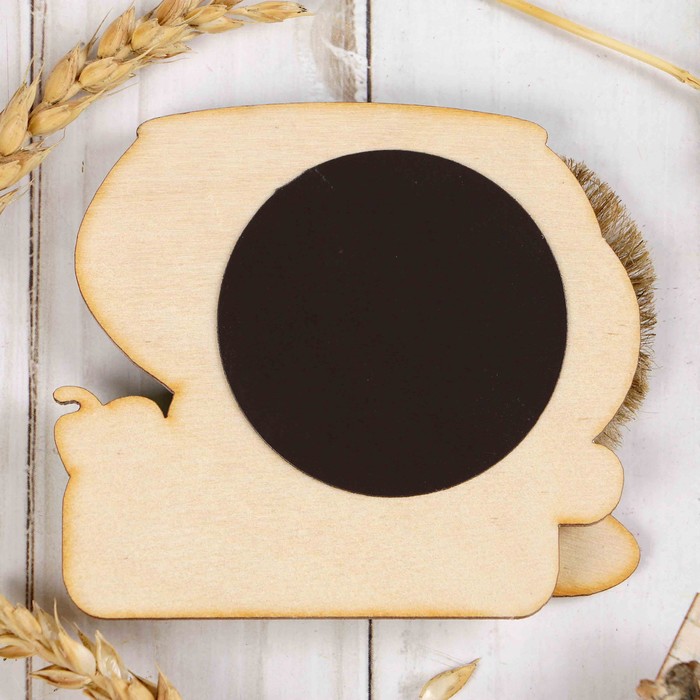 Магнит «Домовенок с ложкой», где щи да каша, там и место наше, 8х10 см