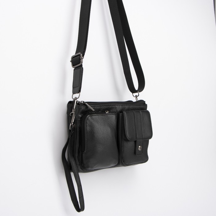 

Сумка мужская на молнии, 2 наружных кармана, длинный ремень, цвет чёрный