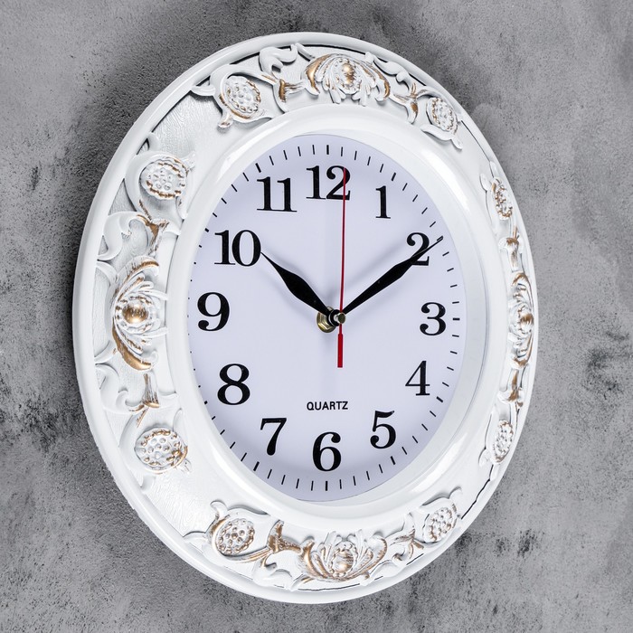 Часы настенные круглые "Серия Ретро. Лепнина", d=30 см, белые, узор под золото