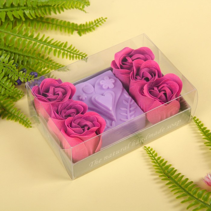 Набор подарочный "Сердце": мыльные лепестки (набор 6 шт), мыло сувенирное, цвет красный