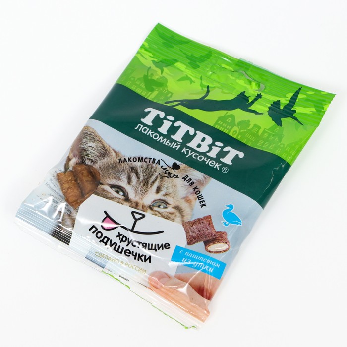 Хрустящие подушечки TitBit для кошек, с паштетом из утки, 30 г titbit хрустящие подушечки для кошек с мясом утки для чистки зубов 60 г