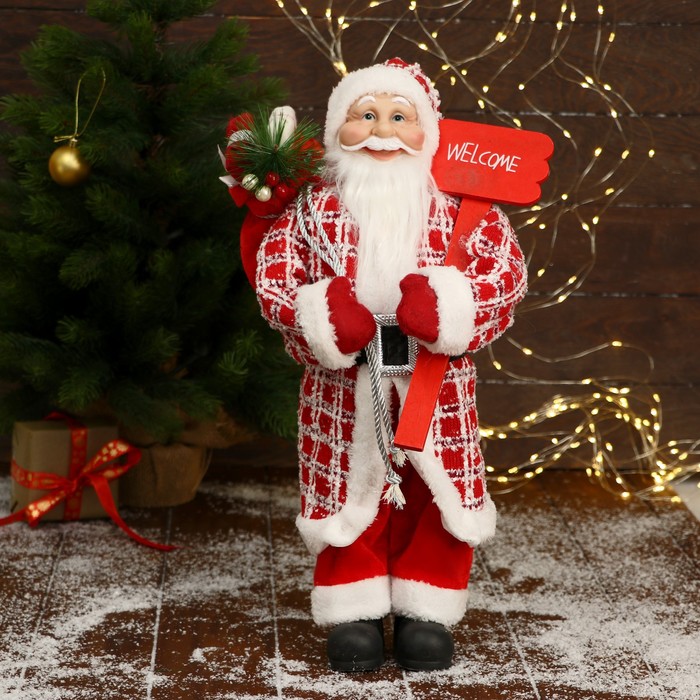 Дед Мороз В красной клетчатой шубе, с табличкой и подарками 25х45 см