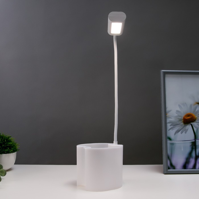 

Настольная лампа сенсорная 16849/1 LED 2Вт USB АКБ белый 9,8х11,2х33 см RISALUX