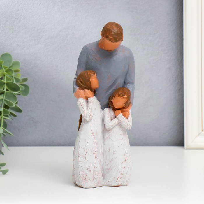Сувенир полистоун "Папа с дочками" 21х7,5х6 см