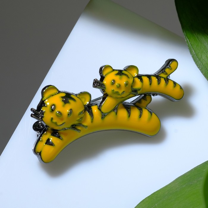 

Брошь "Тигры", цвет оранжево-чёрный в сером металле