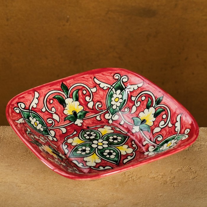 Салатница Риштанская Керамика Цветы, 17 см, красная