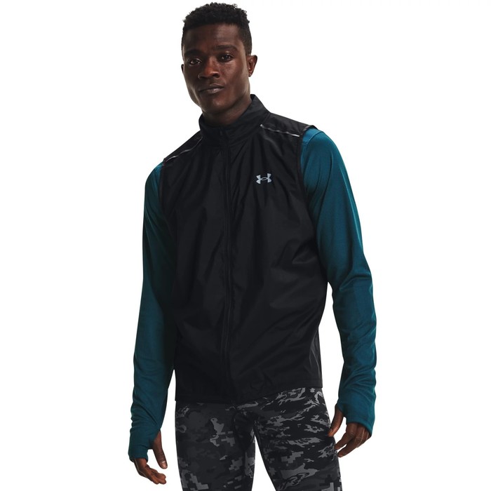 фото Жилет under armour outrun the storm vest мужской, размер 50-52